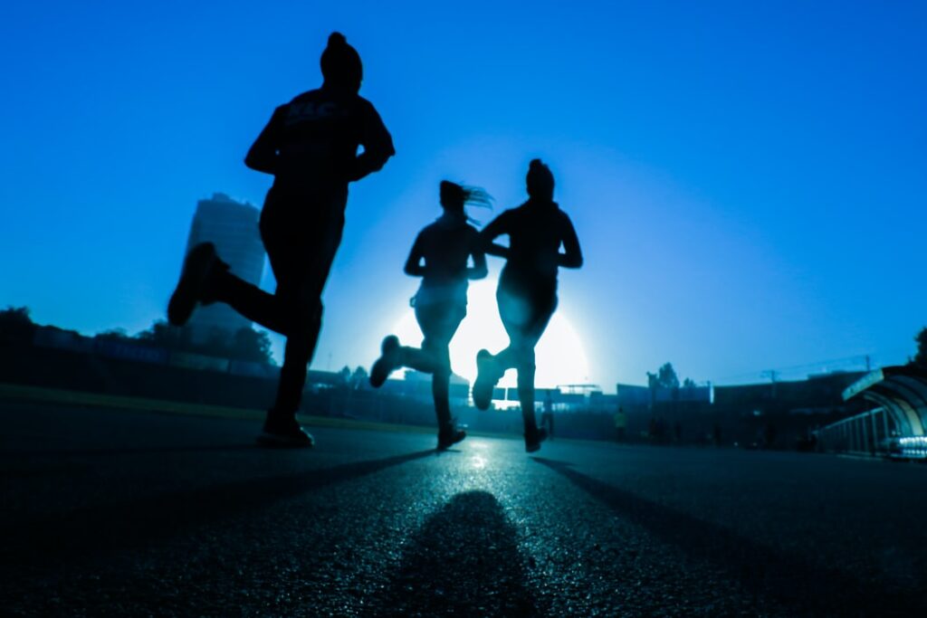 走る人の画像